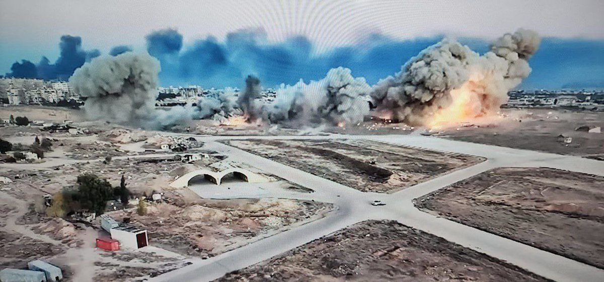 IranObserver0's tweet photo. ⚡️BREAKING 

Syria's air defences and military research facilities have been completely destroyed by the recent Israeli air strikes after Assad's fall https://t.co/zSNVjiW3IH