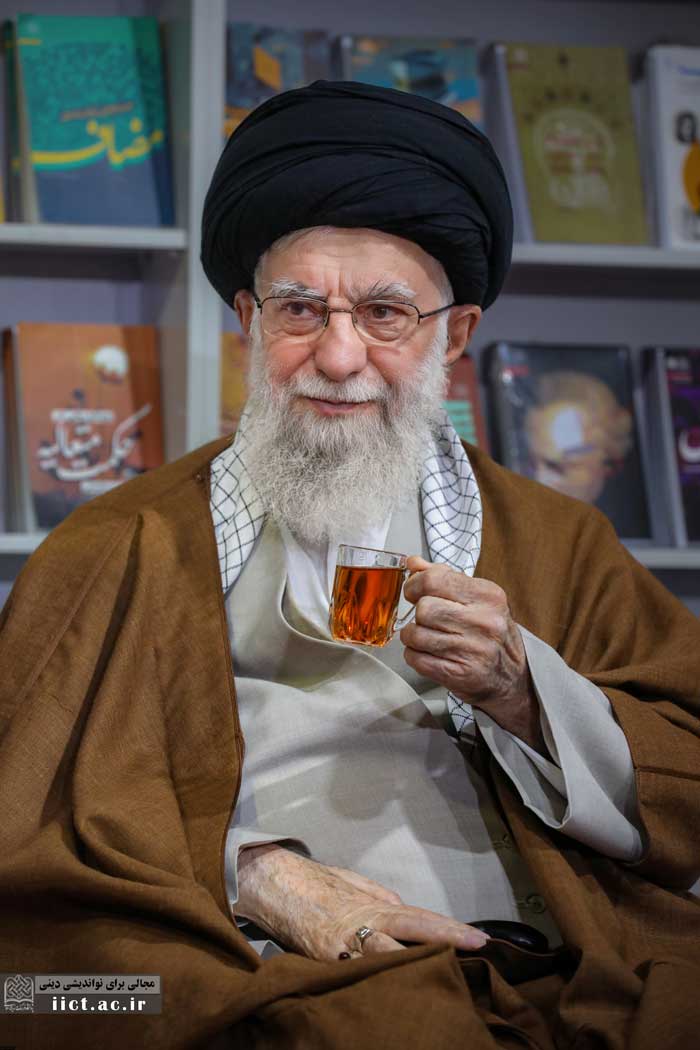 HaniBouraghi's tweet photo. امروز که اوضاع جهان مایه‌ی شرم است
ای عشق دل افروز، دل ما به تو گرم است https://t.co/yhy2ZDI2cn