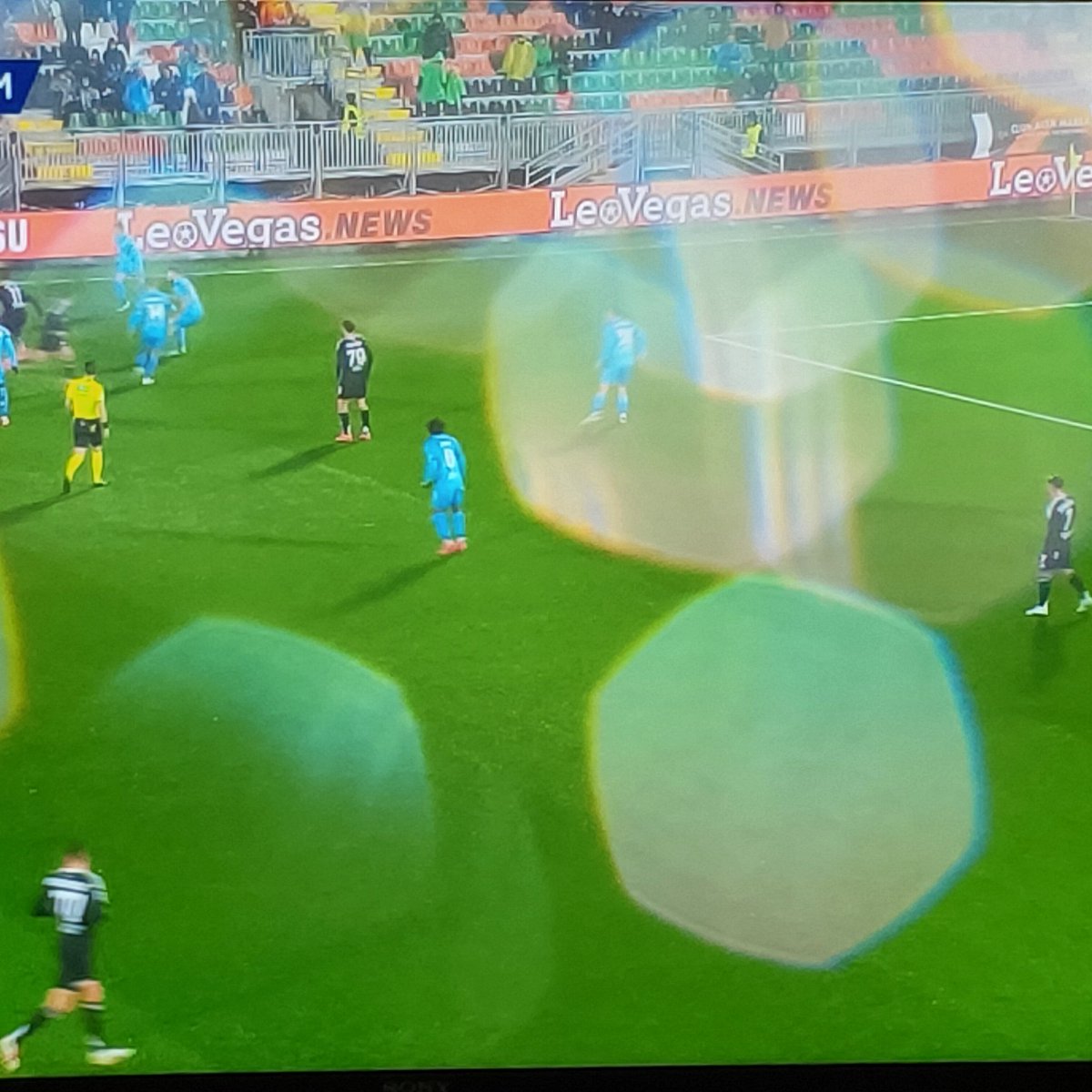 valkiller8's tweet photo. L'attenzione per i dettagli di @DAZN_IT #VeneziaComo https://t.co/1ucxHMNish