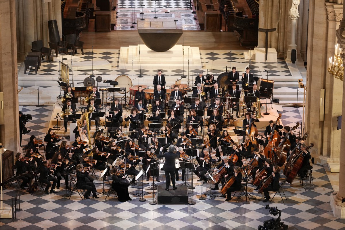 GustavoDudamel's tweet photo. (2/4) ... Daniel Lozakovich, Vianney, Julie Fuchs, Ariane Delacroix, Angélique Kidjo, Hiba Tawaji, Garou, Clara Luciani, Olivier Latry, Khatia Buniatishvili, Pharrell Williams, Yo-Yo Ma, Marion Cotillard, &amp; to everyone who shared this moment with us in person &amp; around the world! https://t.co/M41BnlifPK
