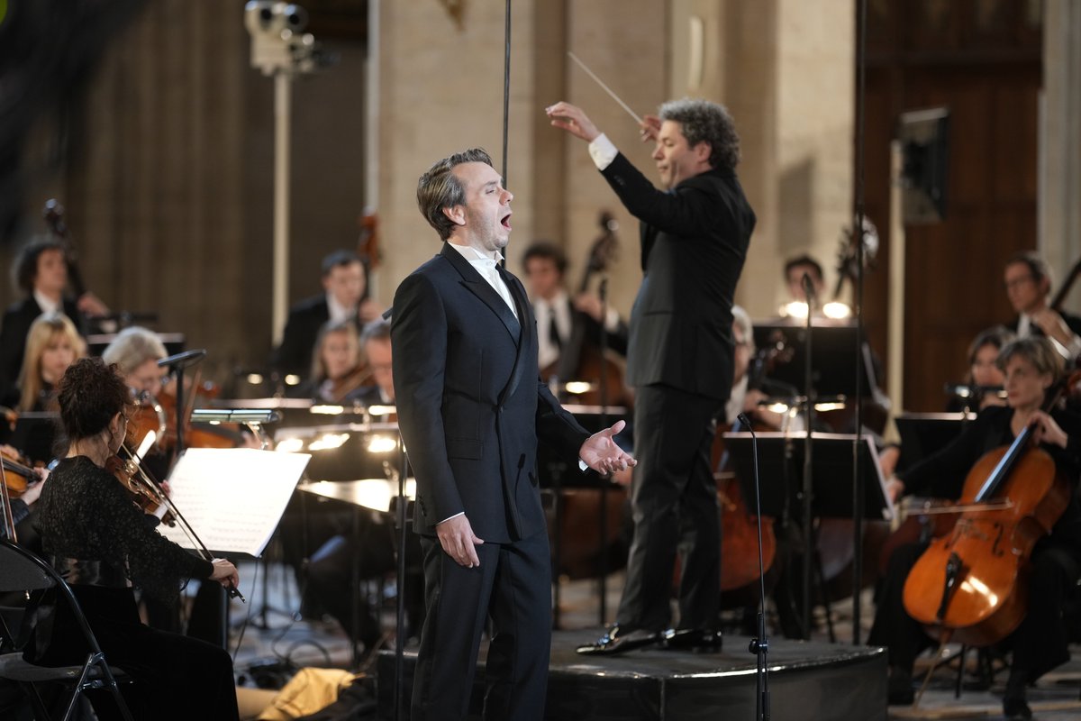 GustavoDudamel's tweet photo. (3/4) The concert was a beautiful reminder to me how how music is so much more than just entertainment - it can heal us, comfort us, unite us. To be able to reopen the cathedral with music was an opportunity to come together and show the best of ourselves to the world. https://t.co/ASftgeVx7i