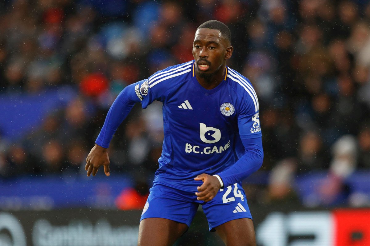 thefoxesarms's tweet image. Another great performance from this man @b_soumare24 shame he misses next week because of his 5th 🟨 card #LCFC #LEIBHA