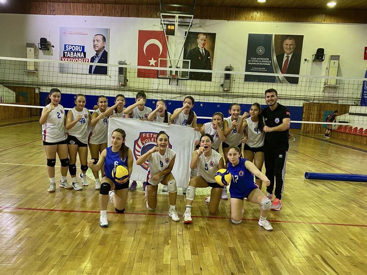 FethiyeSk's tweet photo. Küçük Mavi Meleklerimiz yuvaya galip dönüyor 💥💥
Çeyrek finalde Milas Belediye Spor ile karşılaşan Mavi Meleklerimiz 3/1’lik galibiyet elde ederek adlarını bir üst tura yazdırdı💪🏼🙏🏻 Mavi Meleklerimizi ve Teknik ekibimizi tebrik ediyoruz . https://t.co/CWsh80PN6W