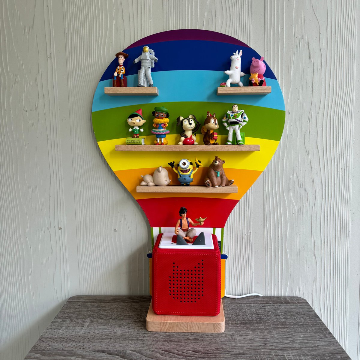 BigStepProducts's tweet photo. 🎈 Brighten up your child’s space with the Tonies Shelf BALLOON!

✨ Organize Tonies magnetically
✨ Save space & add a warm LED glow
✨ Perfect for every storytime setup!

👉 Shop now https://t.co/nMXj6eNdLY

#tonies #toniesbox #toniebox #toniesusa #tonieboxshelf #tonieshelf #toniesmoment #TonieStorage #ToniesRegal #TonieBoxRegal #TonieRegal #ToyStorage #TonieboxLove #TonieboxUSA #tonieboxfans #toniesarmy