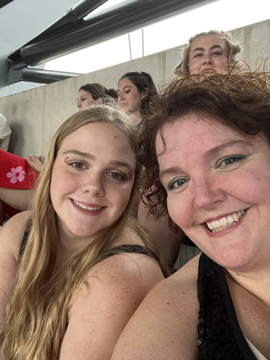 Katie Gosney~ tweet media