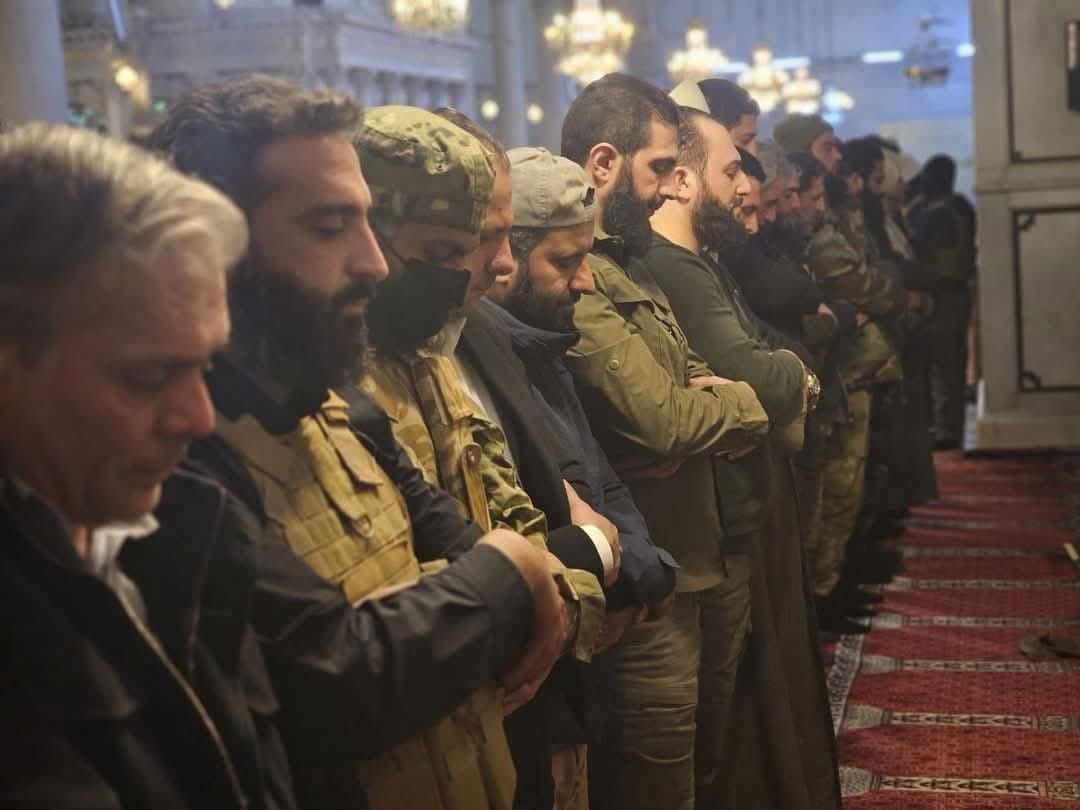 المسجد الأموي 
صلاة المغرب في المسجد الأموي بدمشق

#الله_يتقبل 💚💚