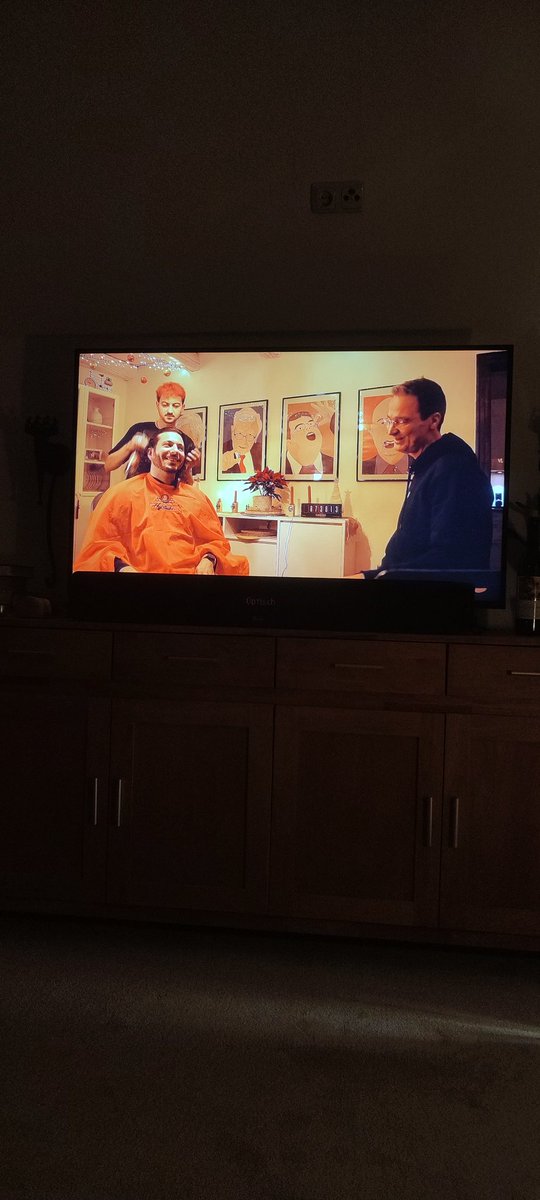 Roman bekommt die Haare geschnitten. Die 100k Wette wird jetzt live auf Youtube eingelöst.

<a href="/blocktrainer/">Blocktrainer</a> <a href="/Hairtoshi_21/">⚡️Hairtoshi ₿✂️</a> <a href="/Justdoitalex/">Alex v. Frankenberg (Hodltrainer)</a>