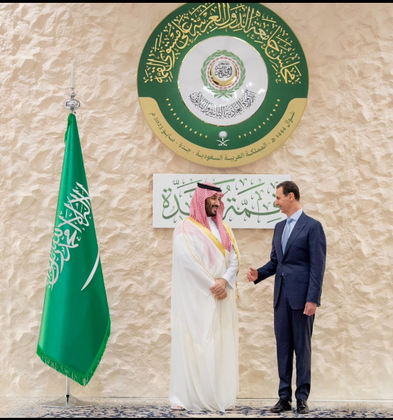 mrdass61's tweet photo. @albshri123 @AhmedHAlKhalili قصدك لما تلاقيوا في جدة واستانسوا مع بعض في 2023 أو قمة الرياض في 2024؟  😂 https://t.co/JW1xT8XBTB