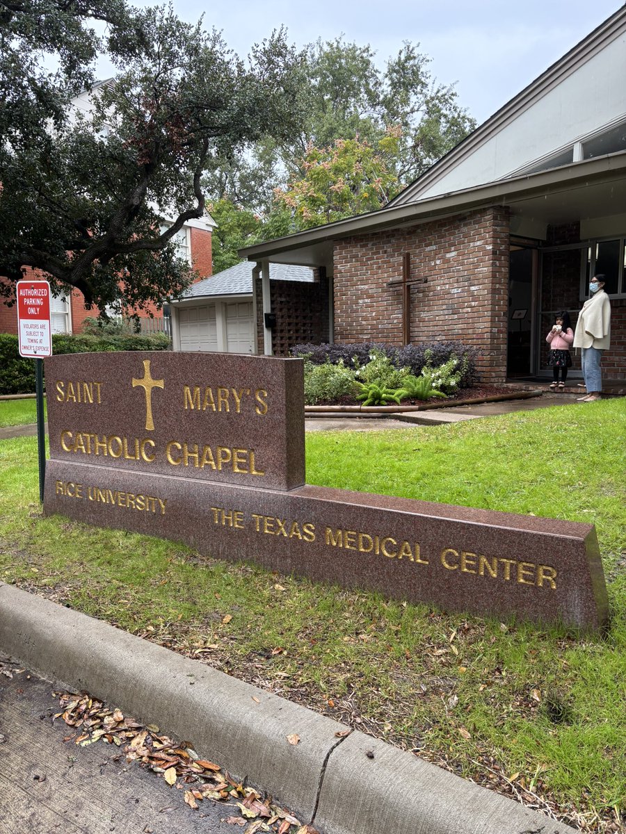 ClaudiaRM_MD's tweet photo. Gracias Houston for hosting Mass this week ✨🙏🏽 it was lovely and a great way to wrap up my time here! 

#UroSoMe
#InterviewTrail 
#ChurchHoppingAcrossUS
#LotsToBeThankfulFor https://t.co/6gLunPJgiv