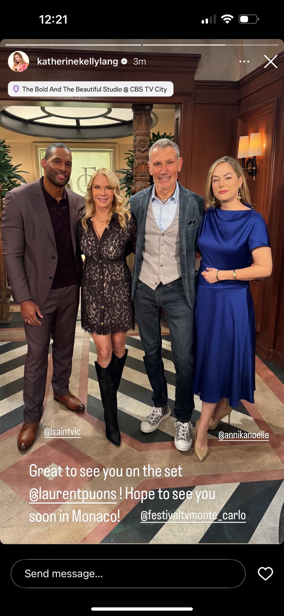 GeSwLaYXgAAgOqc?format=jpg&name=large