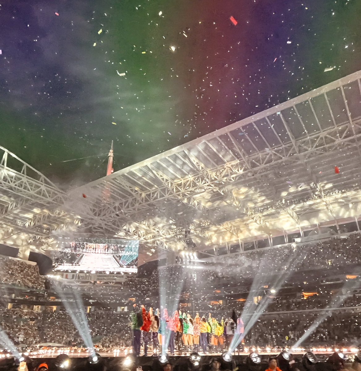 long live eras 😭

#TSTheErasTour! 
💚💛💜♥️🩵🖤🩷🩶🤎💙🤍