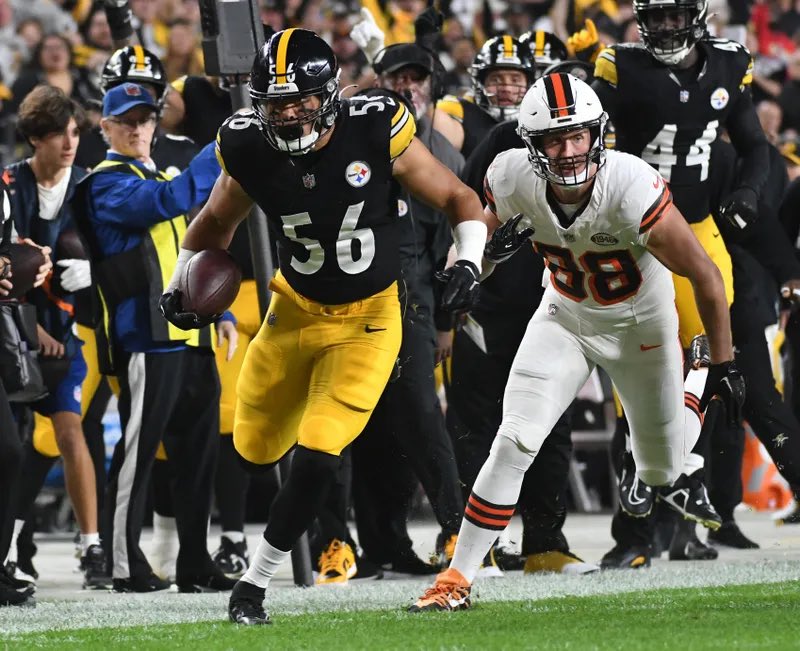 ThePoniExpress's tweet photo. The Steelers won’t miss George Pickens today. I GUARANTEE a win over the Browns.

Steelers 28
Browns 14

They’ll leave no doubt. https://t.co/R9hoFzhbOx