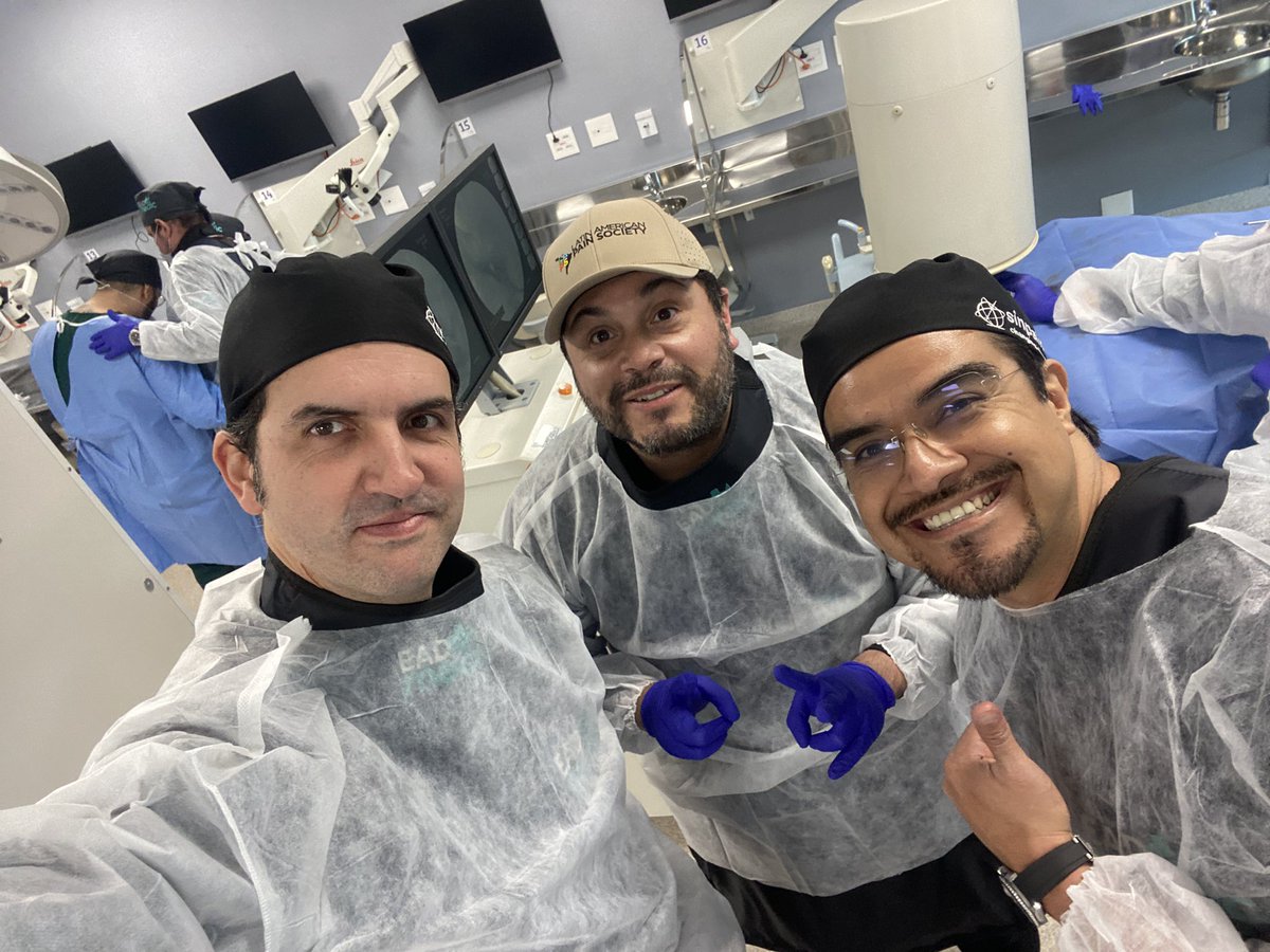 herrero_dr's tweet photo. It is always a pleasure to participate in the amazing courses of @sinpainoficial . Thank you @fabriciodiasassis for letting me be part of this. Congratulations to you and all your team! Best in #paineducation 🔝 #chronicpain #workshop #painworkshop #campinas #brazil🇧🇷 https://t.co/Y82OcjZui3