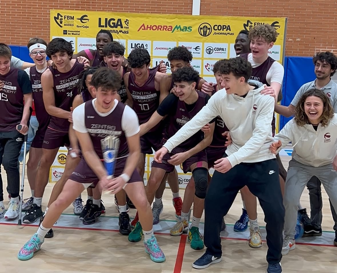 La #CopaAhorramas U-16M es ZBK.

Os lo merecéis todo, grupo. Y seguimos trabajando en esta temporada <a href="/FBMadrid/">Fed. Bcto. de Madrid</a>

¡Enhorabuena, chavales y staff! 🥹🥇

🔋 Powered by: <a href="/SportChlorella/">株式会社 サンクロレラ</a> | <a href="/cesurformacion/">CESUR. Tu Centro Oficial de Formación Profesional</a> | <a href="/BasketCanteraTV/">BasketCantera.TV</a> | MiCampusResi | CIS University | <a href="/EnervitSport/">Enervit Sport</a>

#GoGarnet