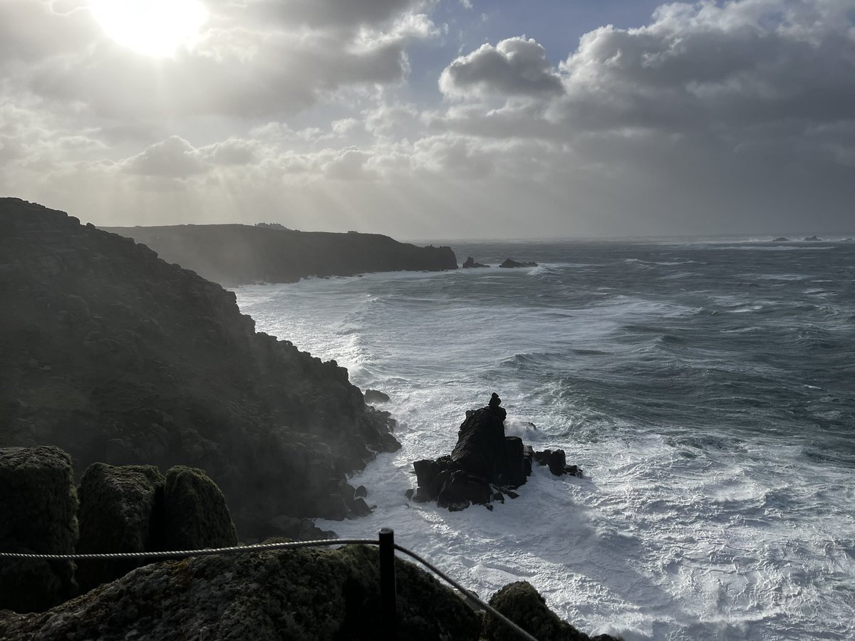 Scott Hamilton tweet media