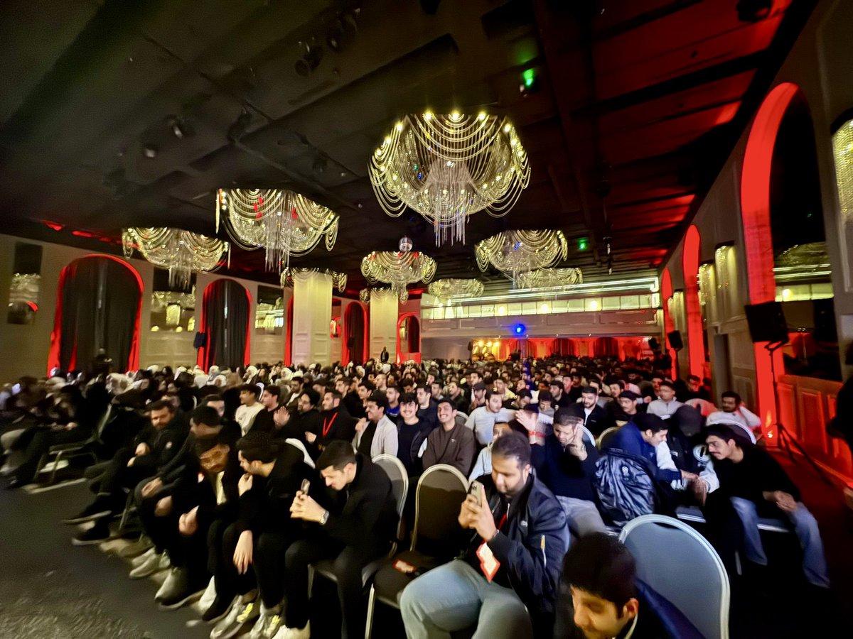 شكراً للضيوف الكرام، وللحضور الكريم، وشكر خاص لكوادر قائمة الراية .. يوم عن يوم تثبتون للجميع انكم نخبة طلبة وطالبات المملكة المتحدة

 رائدة العمل الطلابي الوطني في المملكة المتحدة  <a href="/AlRayahUK_IE/">الرايـة</a> 🔴

#NUKS