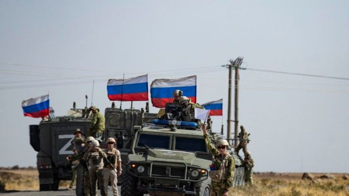 Osinttechnical's tweet photo. Several Russian milbloggers report that a number of Russian soldiers were left behind at operating bases around Syria, and are now cut off and surrounded by rebels. 

Russia appears to have abandoned them in its chaotic withdrawal. https://t.co/Kdb13tNJB2