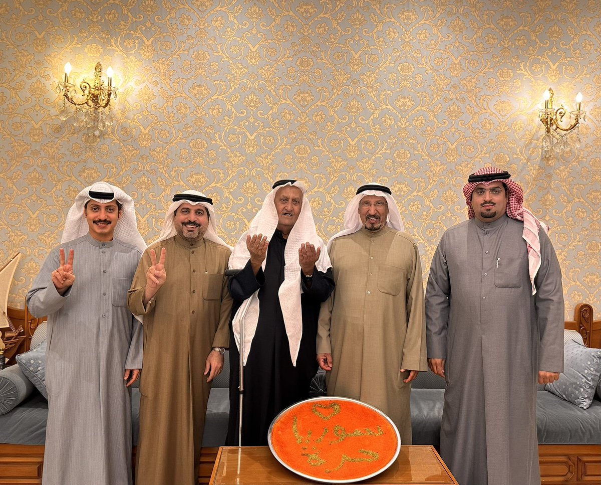 Ahmad_Duwailah's tweet photo. احتفلنا بديوننا بمناسبة انتصار اشقائنا المجاهدين الأبطال، وذلك بفضل الله وحمده وعونه ونصره وهدايته.

نبارك للشعب السوري الشقيق هذا النصر المبين ونسأل الله أن يحفظ سوريا وأهلها، وأن يكون هذا النصر بداية لبناء بلدهم، وأن يجتمع شملهم على الخير والصلاح.

#سوريا_حرة
#تحرير_الشام https://t.co/2dO6rj6r6g