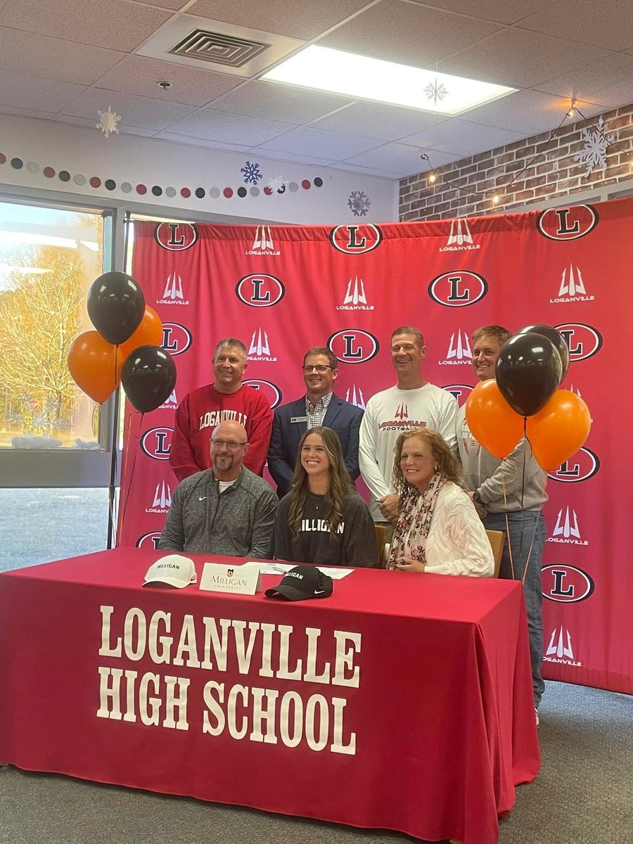 MilliganWFlagFB's tweet photo. BUFF NATION…help me welcome our newest class of ‘25 signee Parker Bridges from Loganville HS, Loganville, GA. Thanks to the Bridges family, Loganville High, and the Loganville community for making this day so special. #wewill https://t.co/KK3uDGt9Wa