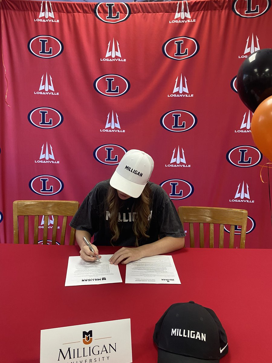 MilliganWFlagFB's tweet photo. BUFF NATION…help me welcome our newest class of ‘25 signee Parker Bridges from Loganville HS, Loganville, GA. Thanks to the Bridges family, Loganville High, and the Loganville community for making this day so special. #wewill https://t.co/KK3uDGt9Wa
