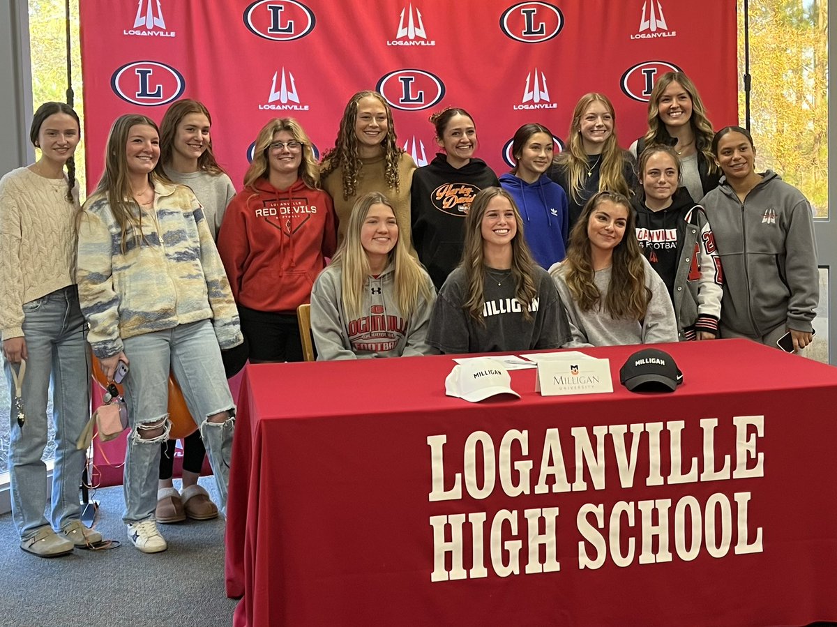 MilliganWFlagFB's tweet photo. BUFF NATION…help me welcome our newest class of ‘25 signee Parker Bridges from Loganville HS, Loganville, GA. Thanks to the Bridges family, Loganville High, and the Loganville community for making this day so special. #wewill https://t.co/KK3uDGt9Wa