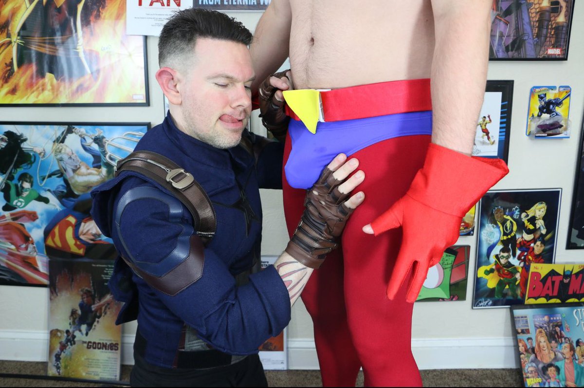 GayComicGeek tweet picture