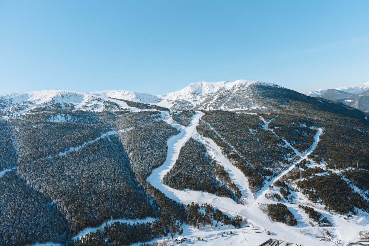La temporada comença a Grandvalira amb 75cm de neu nova!

Avui han obert els sectors de Pas de la Casa i Grau Roig, i demà s’estrenen Encamp, Soldeu, El Tarter i Canillo. 

Llegeix tot l’article aquí 👉 grandvalira.com/ca/estacio/not…