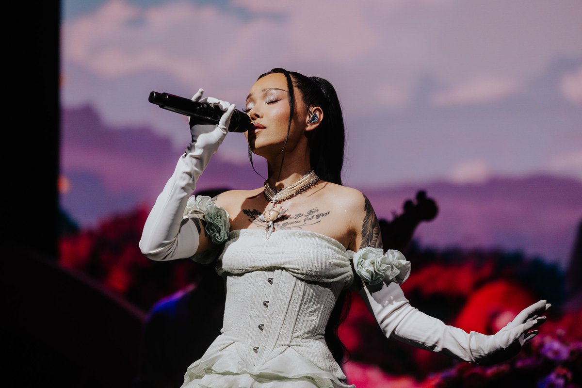 offbrand tweet media