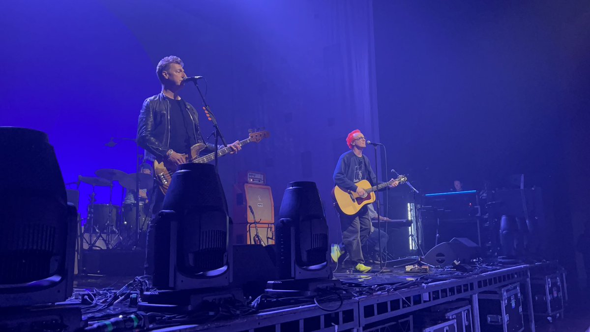 EmmaBarnfield15's tweet photo. Amazing night seeing @TravisBand ! Always such a good atmosphere! 
Thankyou for letting me ask a question too in the sound check 🥰 https://t.co/xfzlawZmW1