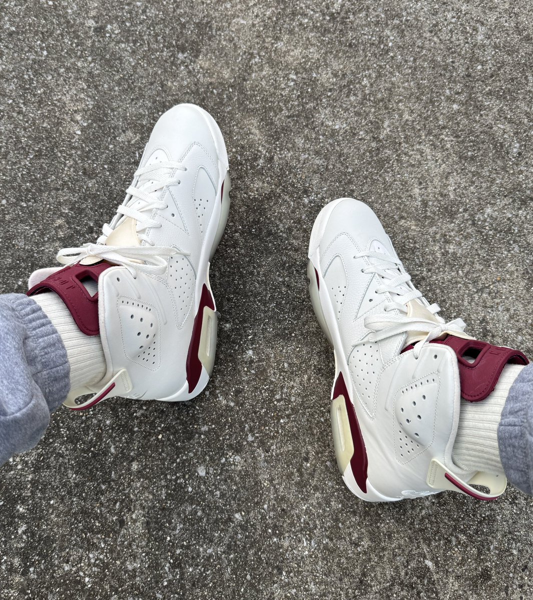 soleguru's tweet image. Maroon 6’s for today. Happy Sunday ! 

#yoursneakersaredope 
#kotd #wdywt #fotd