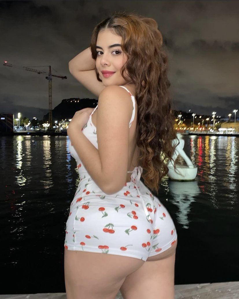 Slm İzmir 👉 tatlı cadi niz geldi tanışmak isteyen RT takip yapsin 👅👅