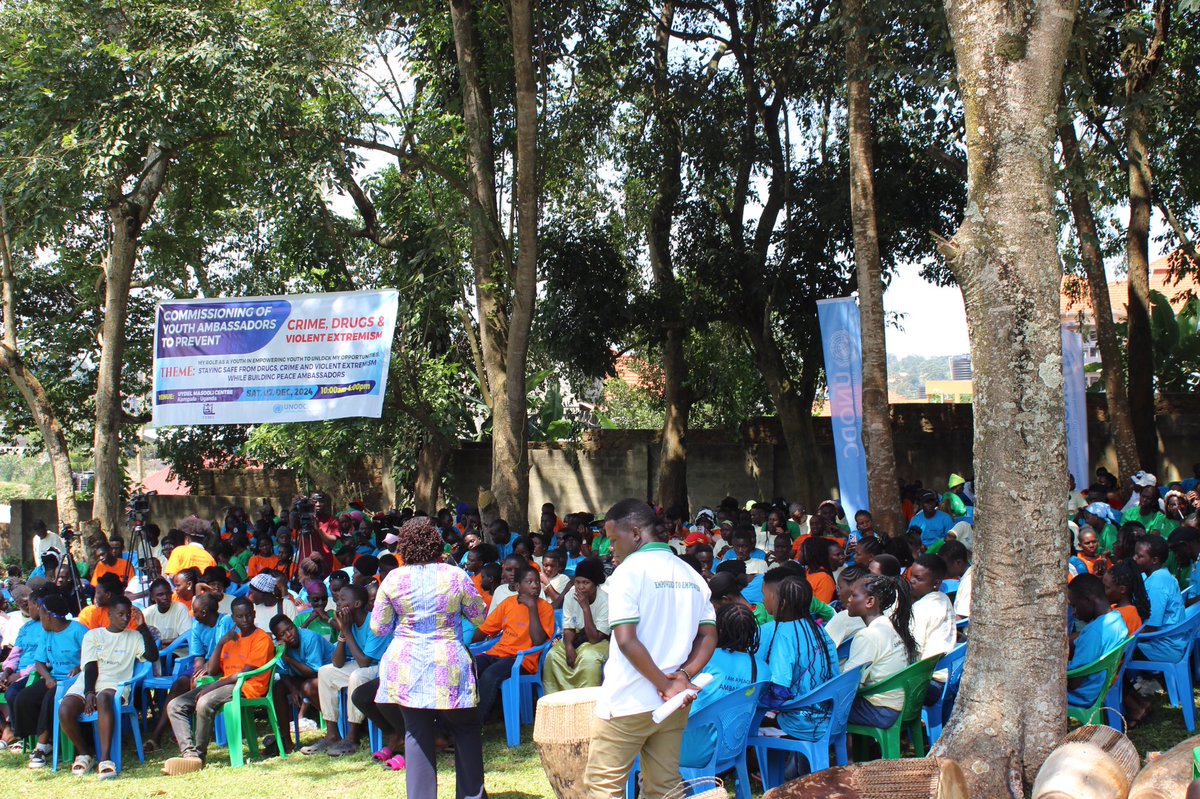 KinobiMoses's tweet photo. Like a solid rock emersed into water spreads, @uydel_2019 commissioned youth peace ambassadors to spread information about prevention of crime, drug use and violent extremism. Much appreciation to UNODC Uganda. @RogersKasirye1 @MutaaweRogers @UNODC_EA https://t.co/LVRY3s7u4t