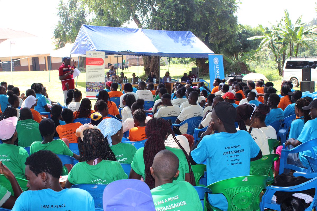 KinobiMoses's tweet photo. Like a solid rock emersed into water spreads, @uydel_2019 commissioned youth peace ambassadors to spread information about prevention of crime, drug use and violent extremism. Much appreciation to UNODC Uganda. @RogersKasirye1 @MutaaweRogers @UNODC_EA https://t.co/LVRY3s7u4t