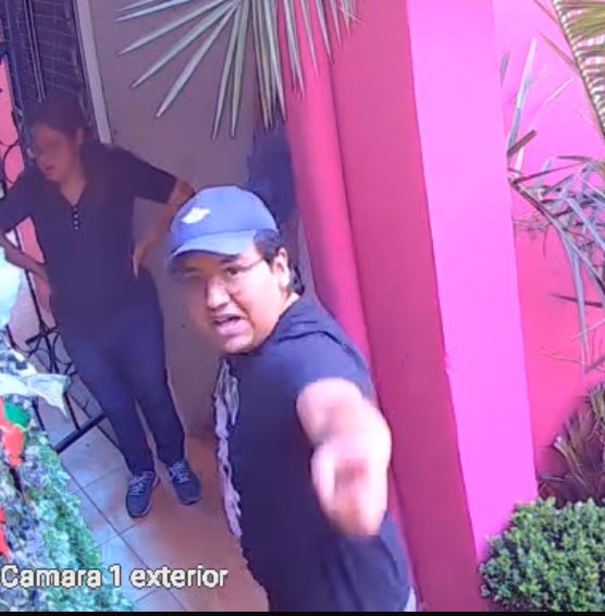 ¿Me ayudan a compartir a este agresor? 
A su esposa y madre hemos escuchado cómo las violenta y también con las perritas. 
<a href="/PAOTmx/">PAOT</a> <a href="/Alina_Gag/">Alina</a> <a href="/FundacionToby/">Fundación Toby</a>