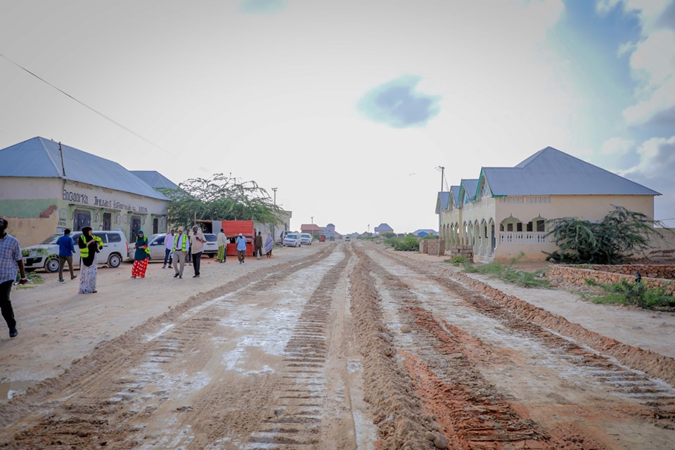 Road maintenance in Gaalkacyo.