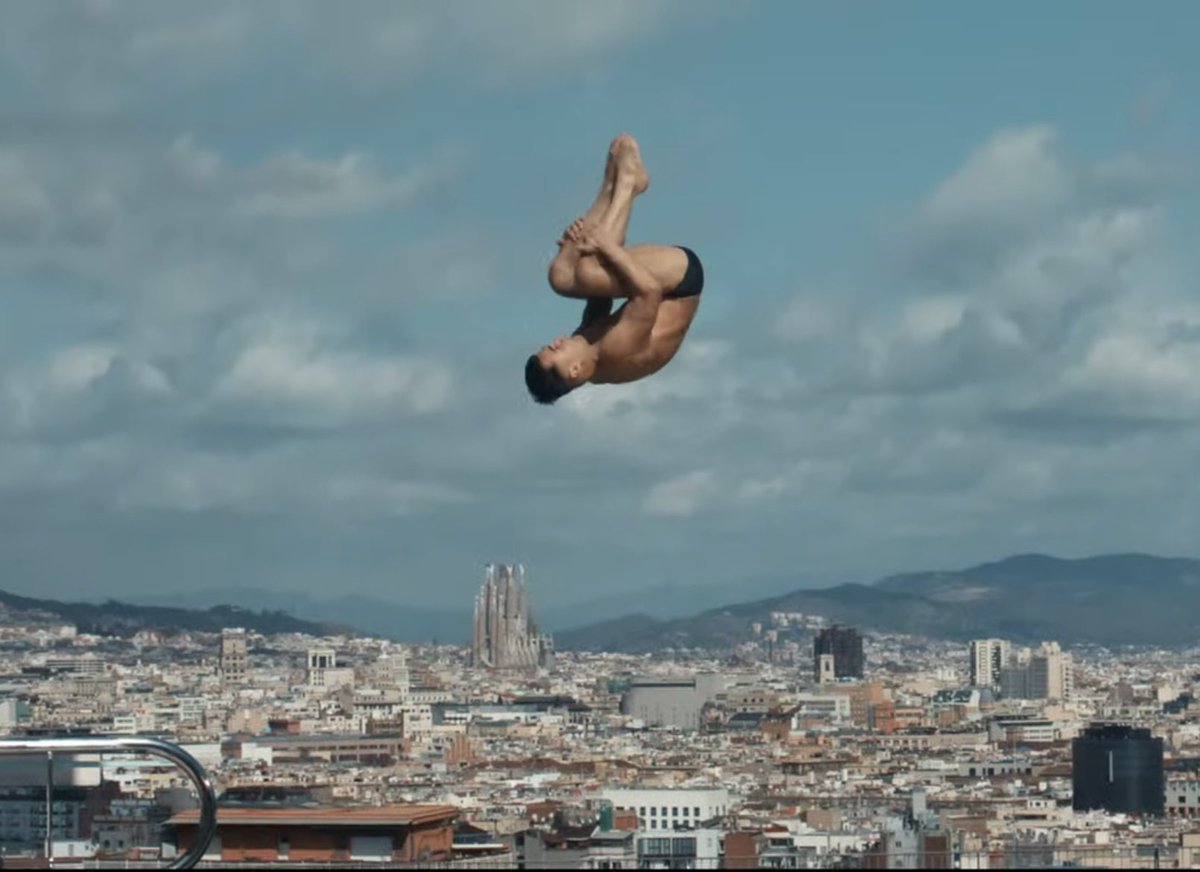 happierthanlipa's tweet photo. Illusion music video was peak cinematographic https://t.co/zjDLJecMfr