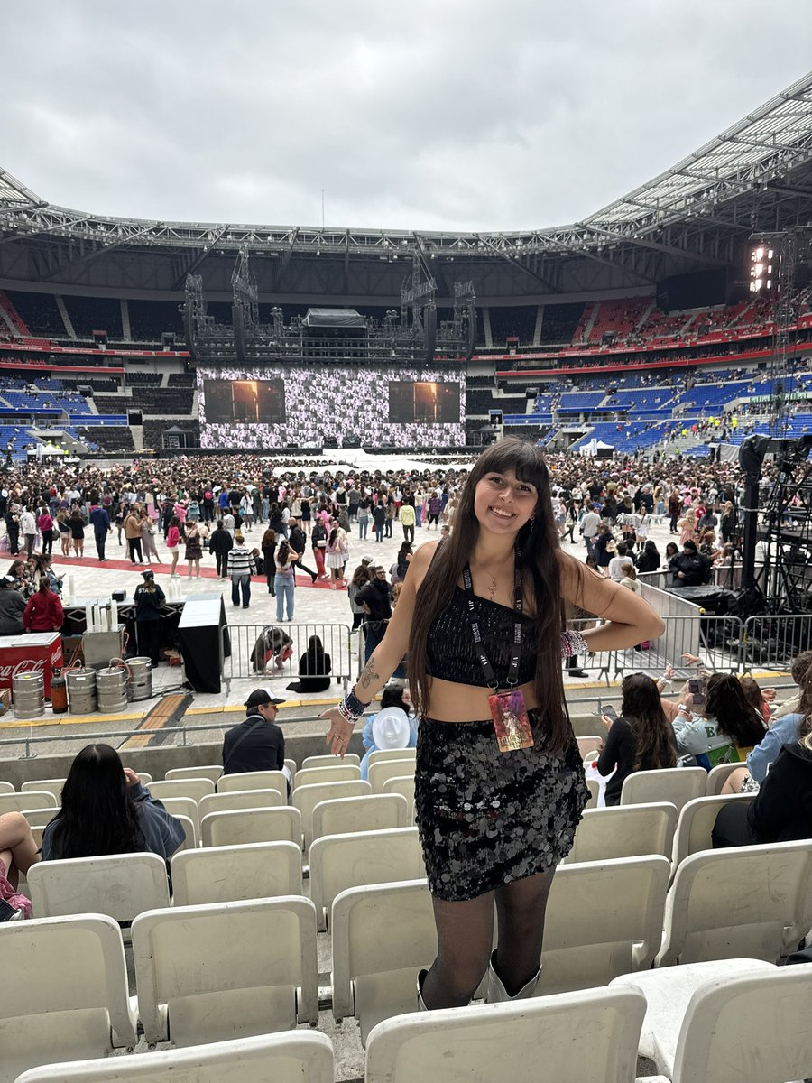 repswiftversion's tweet image. reputation 🐍 / midnights ⭐️ / TTPD🩶 #TheErasTour @taylornation13