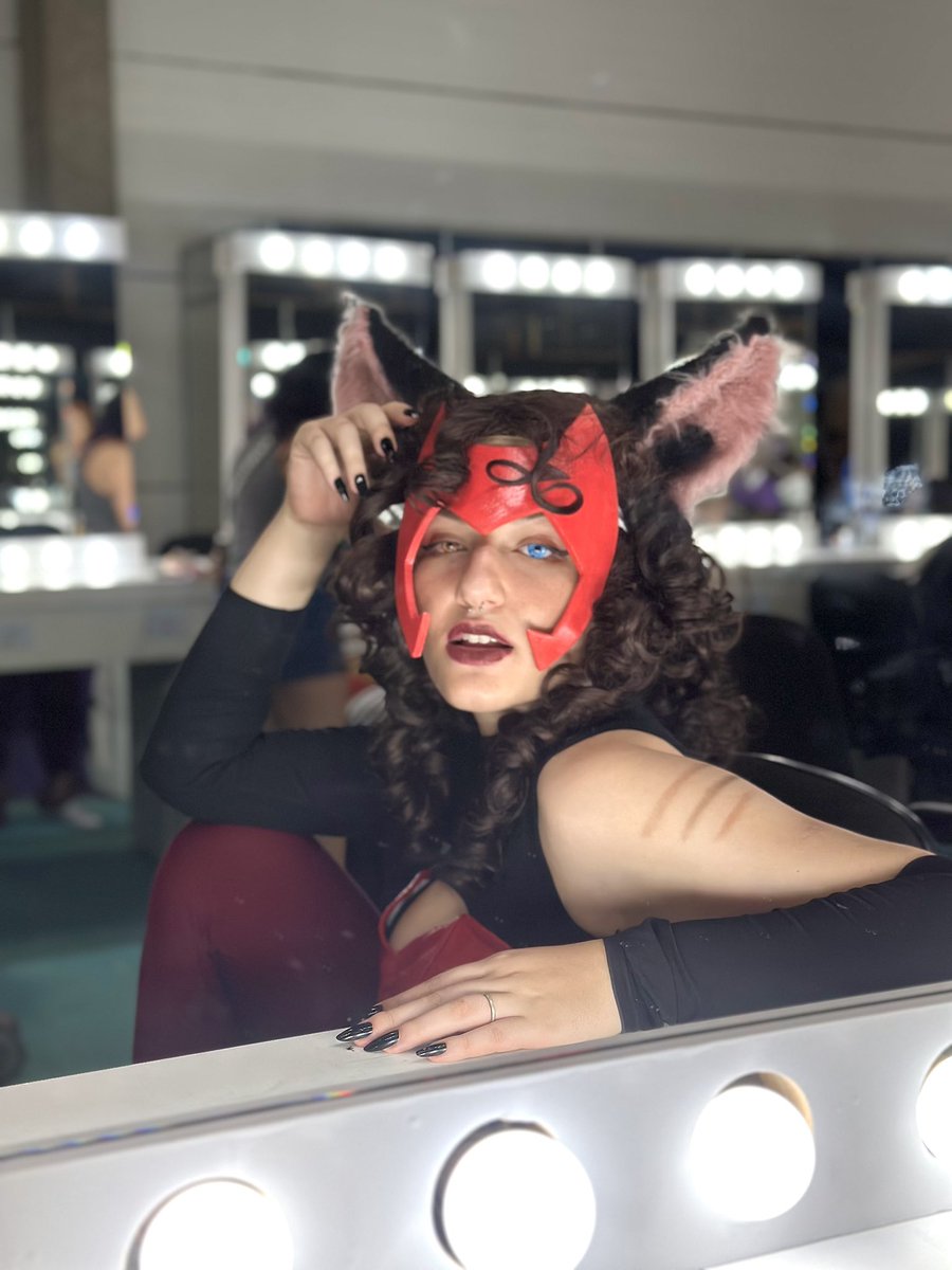 letuceeeee's tweet photo. amantes de catradora, realizei um sonho 

minha she-ra @Camz_Mcgrath 🤍 https://t.co/nbdMyAd9oE