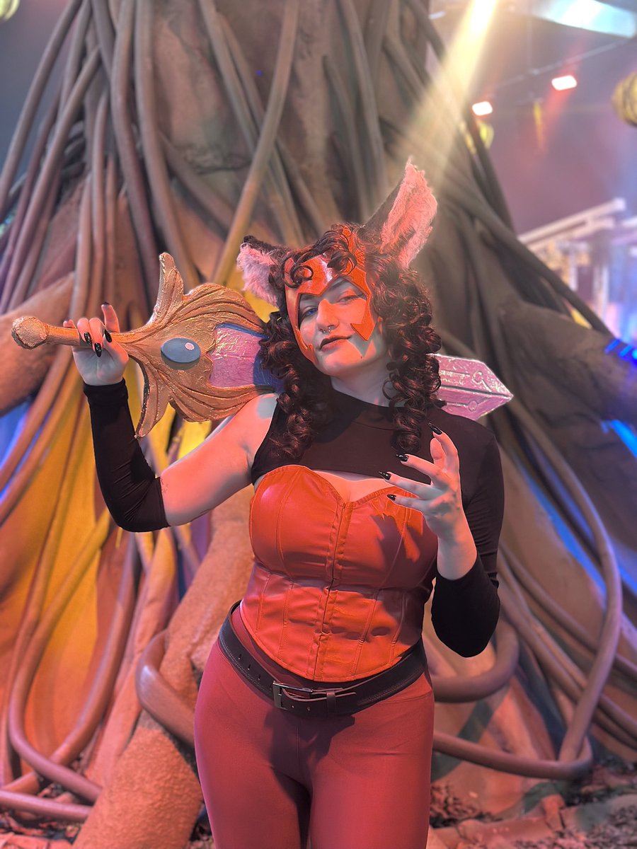 letuceeeee's tweet photo. amantes de catradora, realizei um sonho 

minha she-ra @Camz_Mcgrath 🤍 https://t.co/nbdMyAd9oE