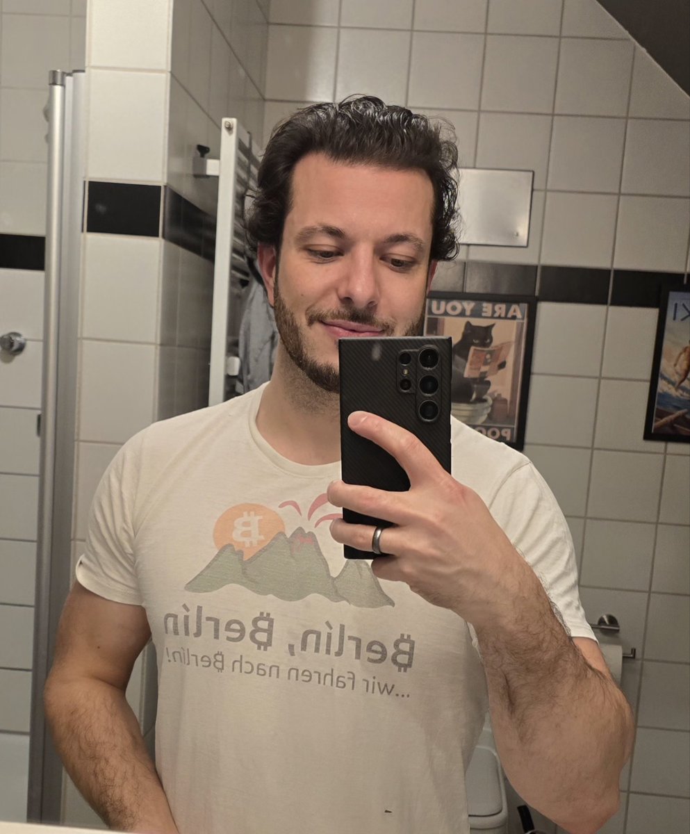 RomanReher's tweet photo. Ein für mich historischer Tag neigt sich dem Ende zu.
Danke @Hairtoshi_21 und @Justdoitalex 

#Bitcoin 🧡 https://t.co/mOJoBBzG9D