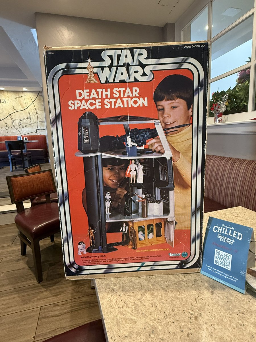 ParksAndCons's tweet photo. Been chasing a box to go with the Kenner Death Star for well over a decade and finally found the perfect one at a good price for its condition. Definitely a 2024 highlight #SoCalJoeShow https://t.co/mLLnYnnKv6