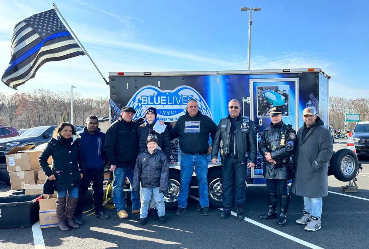 BlueLivesNYC's tweet photo. Great day raising money and collecting toys for amazing charities at the annual #rockride . https://t.co/8Vc5Z4jW7M