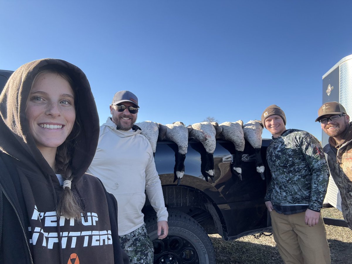 “First successful goose hunt in the books! Unforgettable morning with great company and even better results. The thrill of calling them in and seeing it all come together—what an experience! 🦢 #GooseHunting #OutdoorLife”