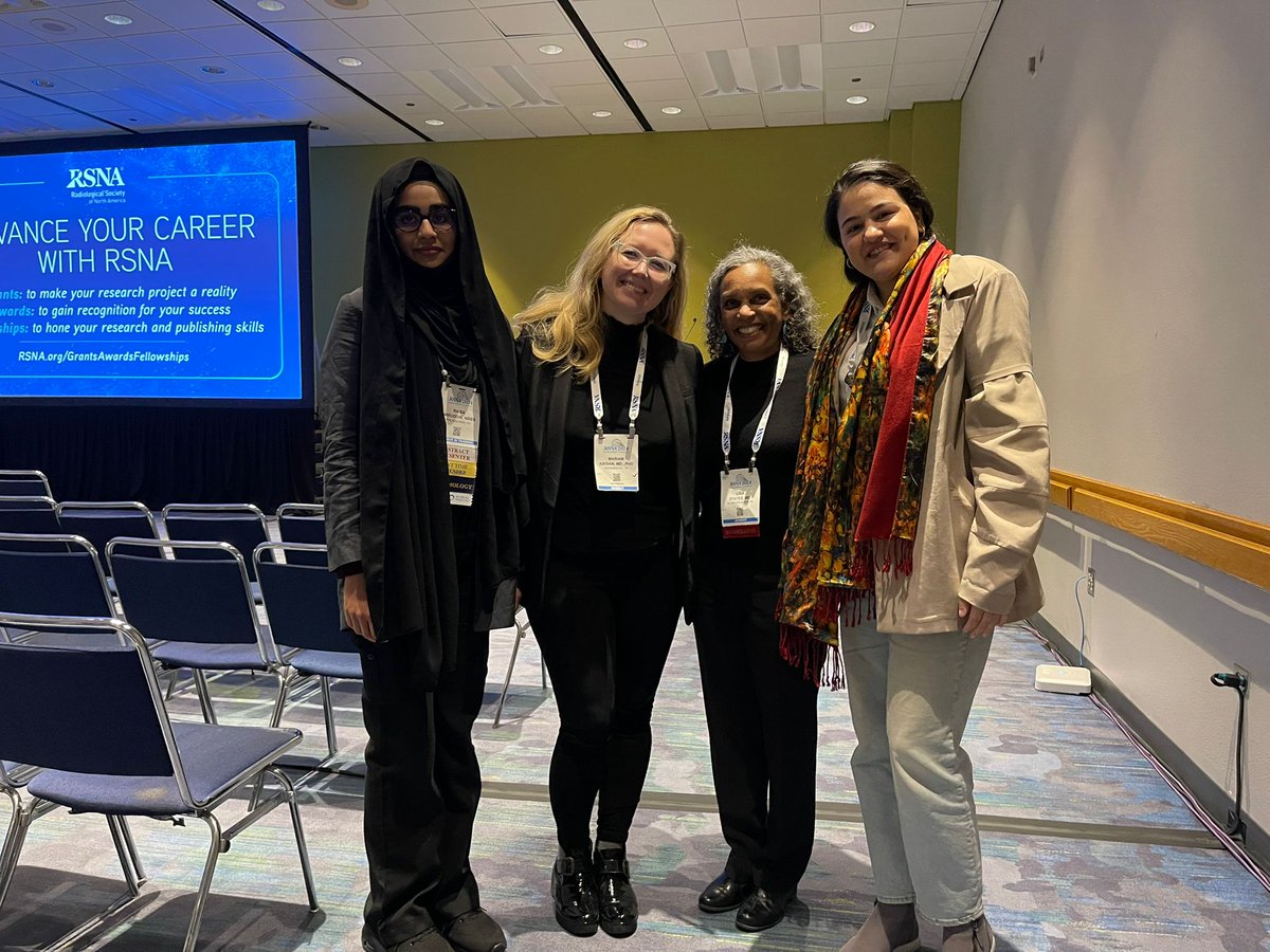RaisaAmiruddin's tweet photo. #RSNA #RSNA24
Honored to present the results of the @BraTS_challenge 2023 - Brain Metastases at @RSNA with @MariamAboian
Algorithms struggle to delineate the contours of lesions < 5mm on MRI
@TheASNR @MICCAI_Society
#Radiology
#AI
#Neuro
#MedTwitter https://t.co/OERPpO9fYL