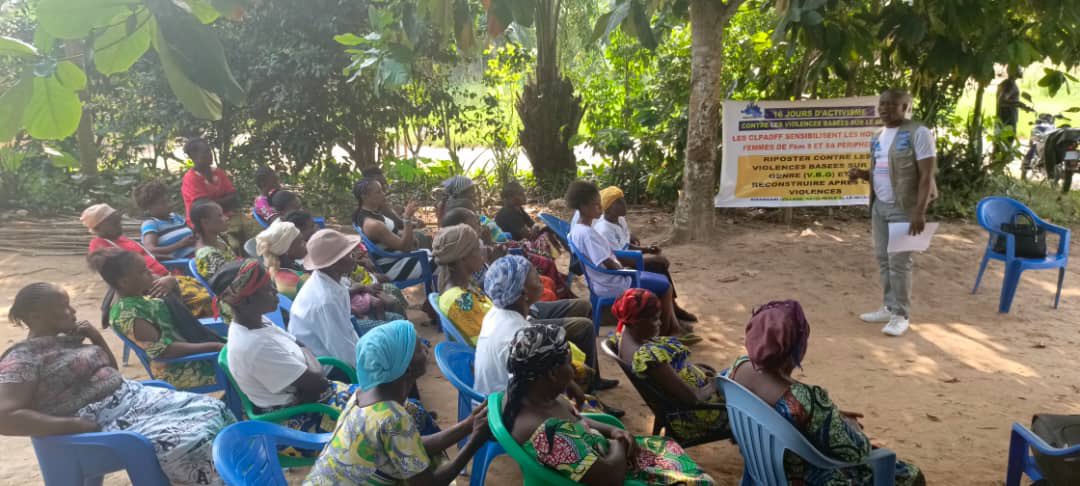 CimCongo's tweet photo. #Flash : 16 jours d'activisme pour la lutte contre les VBG.
Congo en Images, à travers ses CLPADFF a organisé une sensibilisation en faveur de 40 leaders socio communautaires (femmes et hommes) venus du Pkm 8 à 15 sous le thème https://t.co/2yA77Unp6H