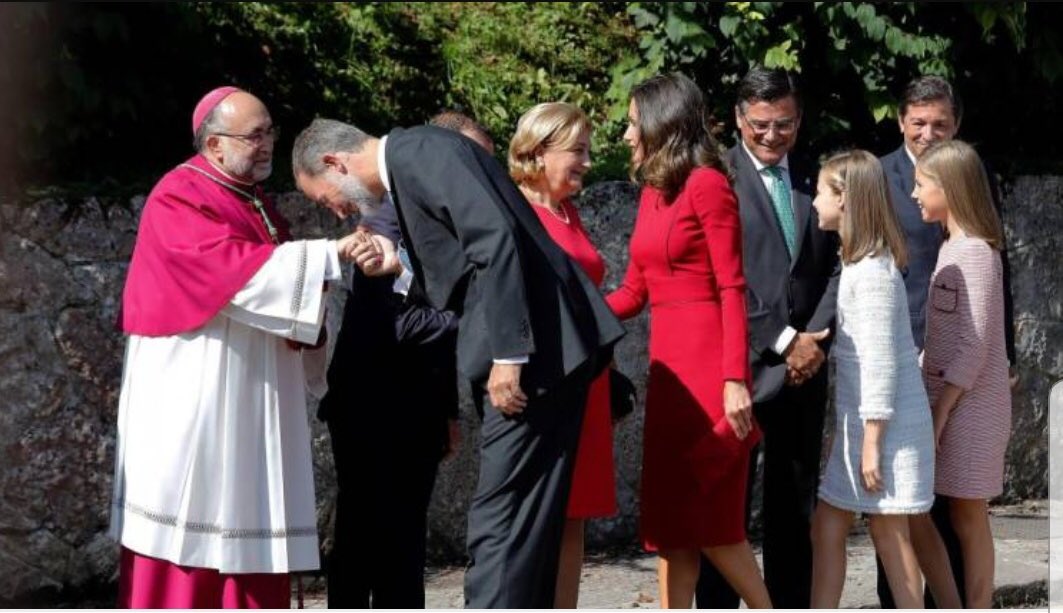 Famelica_legion's tweet photo. Tal vez sea el momento de dedicar la financiación de la iglesia católica a educación y el que quiera religión que se la pague... 

#CuartoMilenio https://t.co/uX9KBgA8fT