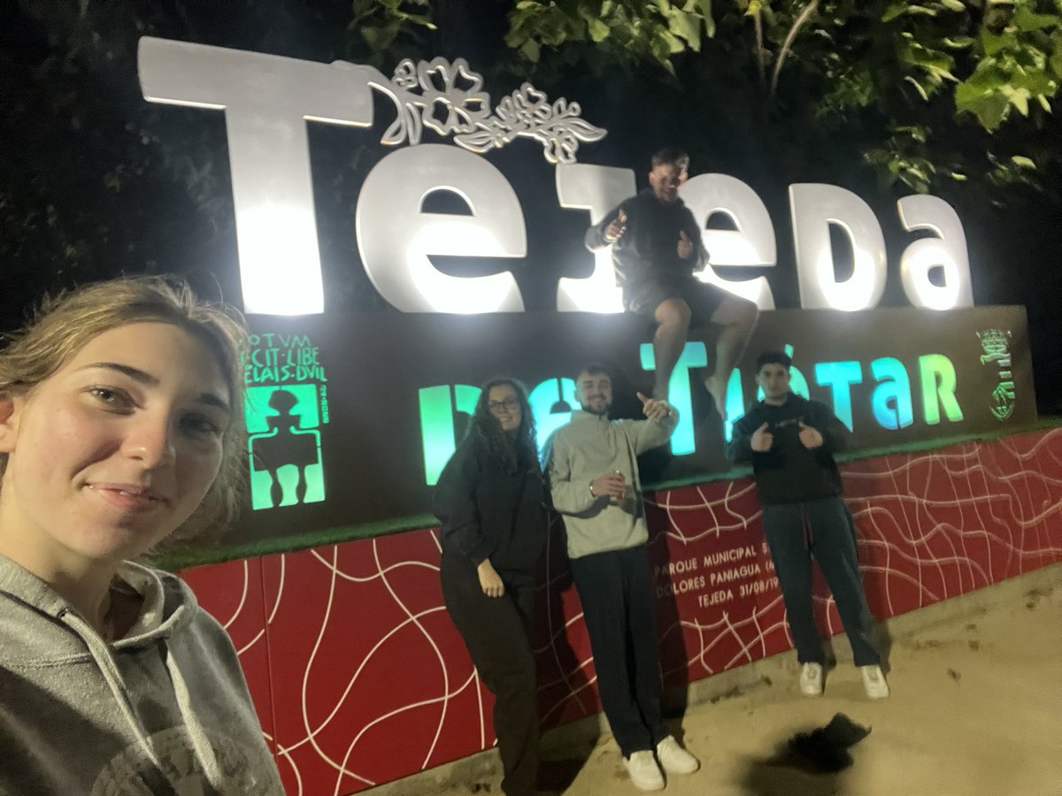 ruthgmzz's tweet photo. algunas de mis fotos favoritas con mis personas favoritas ❤️‍🩹 https://t.co/Pvf01ig6Rw