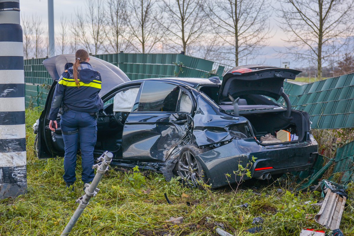 Twee gewonden na crash op Van Heemstraweg