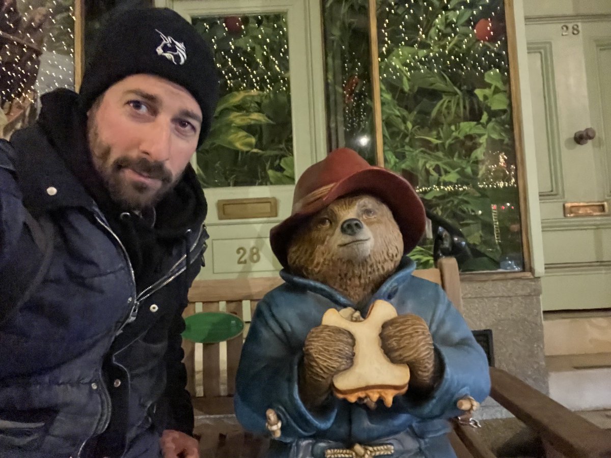 grabbing a bite to eat with an old friend in London