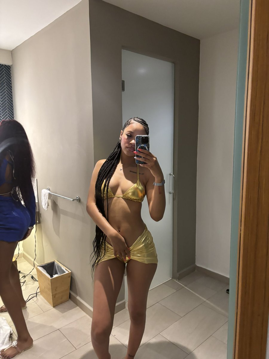 kiiwrldd's tweet photo. just cause i never posted my vacay pics on hereee https://t.co/VDTAgy8Znv